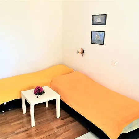 Dubravka Apartment Gradac (Split-Dalmatia)